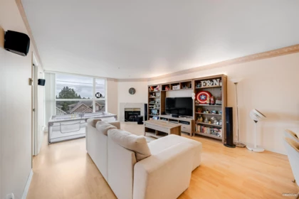 301 7700 Gilbert Road, Richmond, BC
