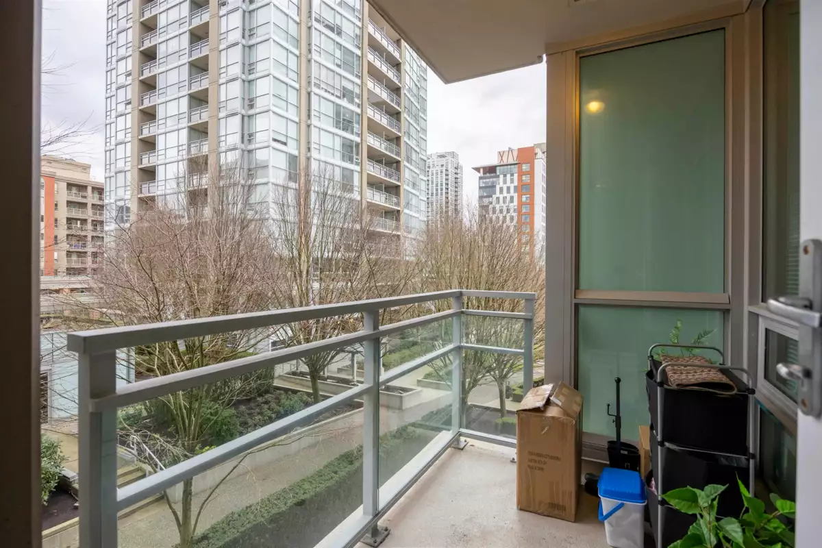 Laundry Room Photo of 701 2975 Atlantic Avenue, Coquitlam, BC