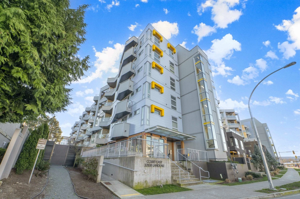 Exterior Front Photo of 601 32838 Landeau Place, Abbotsford, BC
