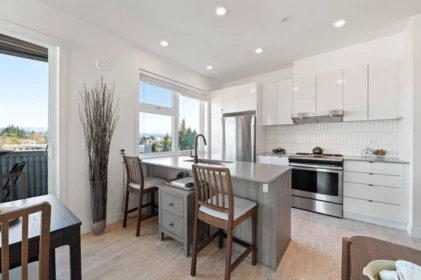 Breakfast Nook Photo of 601 32838 Landeau Place, Abbotsford, BC