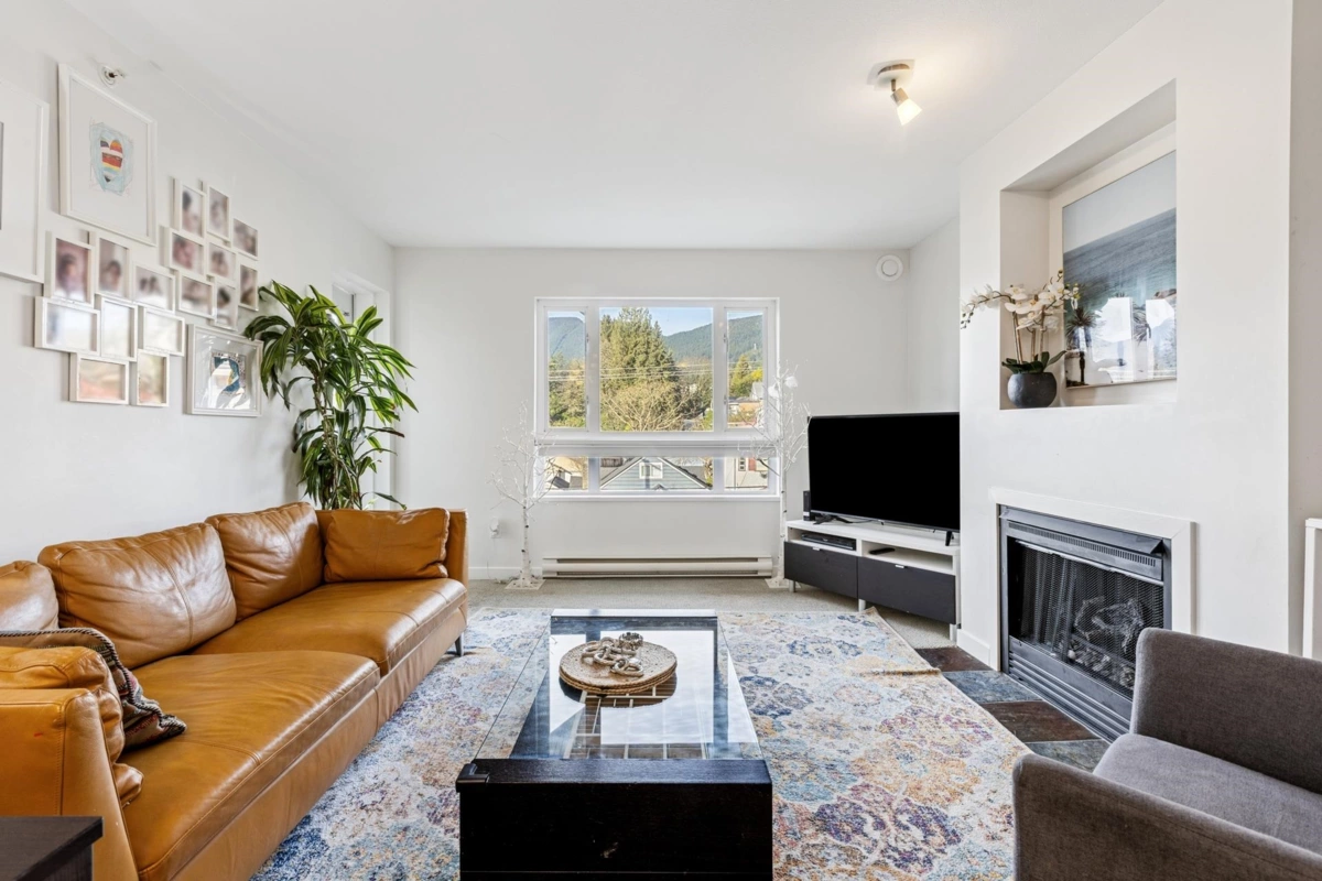 Living Room Photo of 404 183 W 23rd Street, North Vancouver, BC