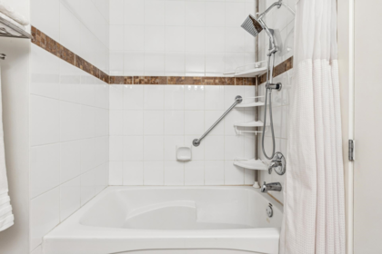 Loft / Bonus Room Photo of 404 183 W 23rd Street, North Vancouver, BC