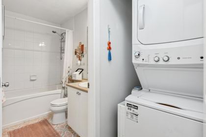 Mudroom Photo of 404 183 W 23rd Street, North Vancouver, BC