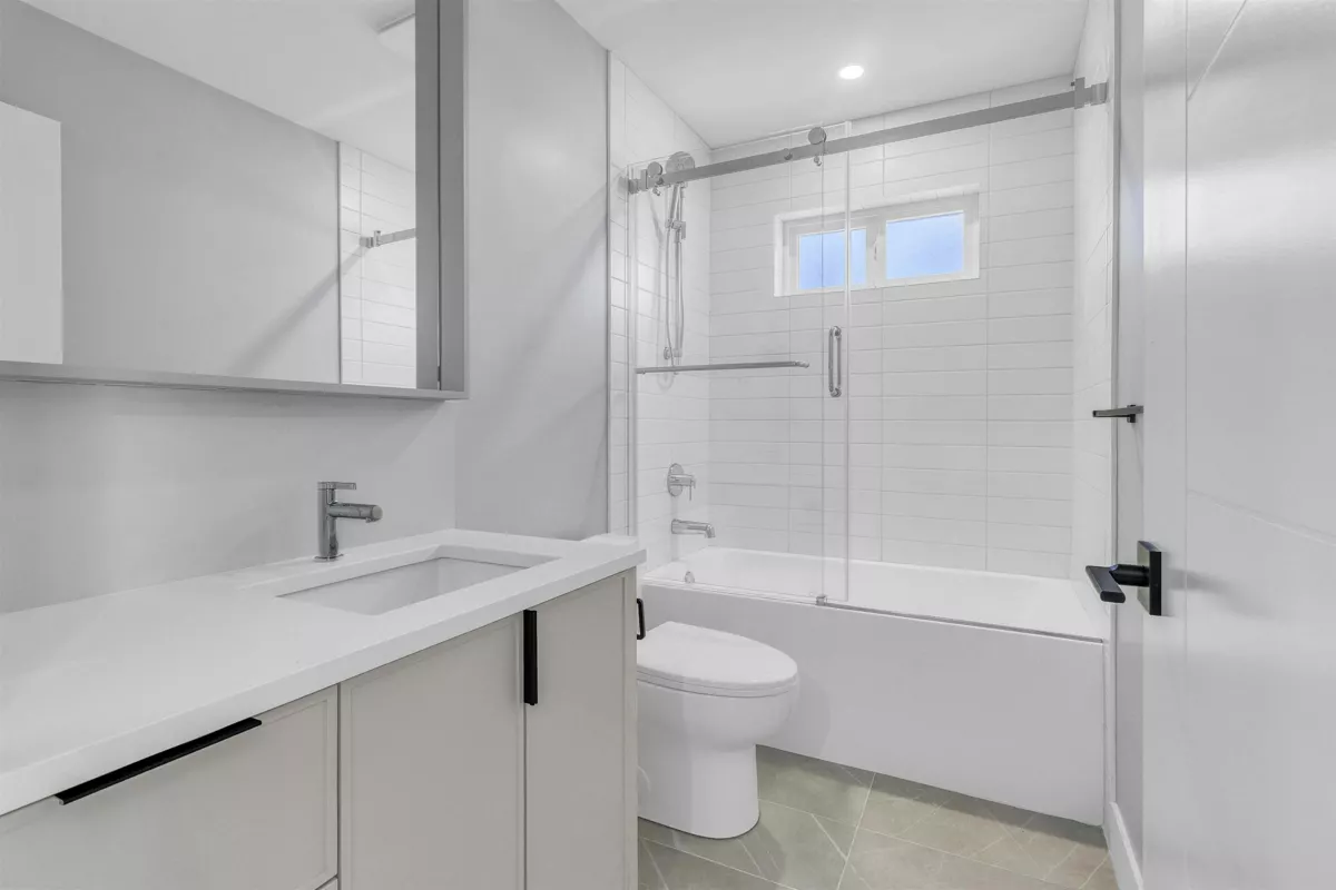 Laundry Room Photo of 7686 196 Street, Langley, BC