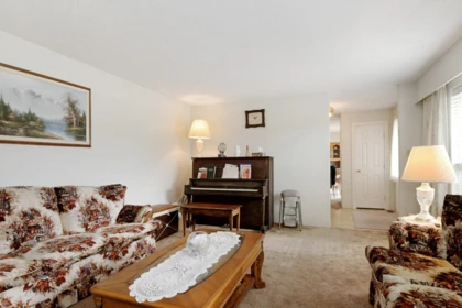 Breakfast Nook Photo of 32699 Cherry Avenue, Mission, BC