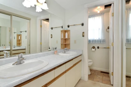 Mudroom Photo of 32699 Cherry Avenue, Mission, BC