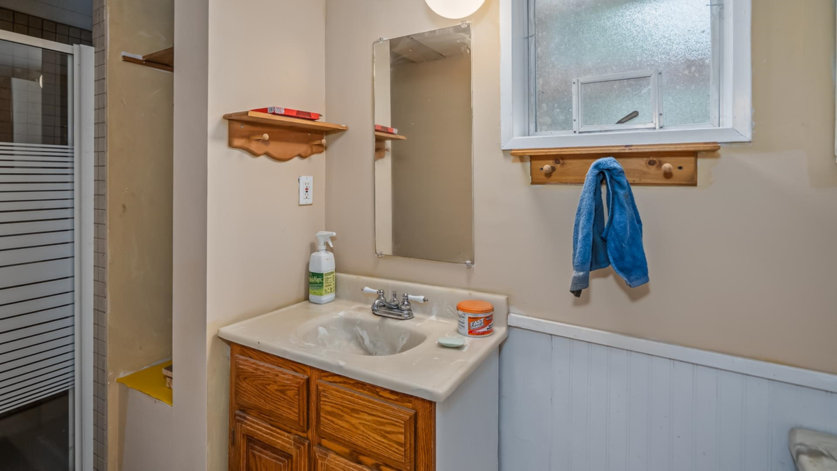 Hot Tub / Spa Photo of 11891 No. 2 Road, Richmond, BC