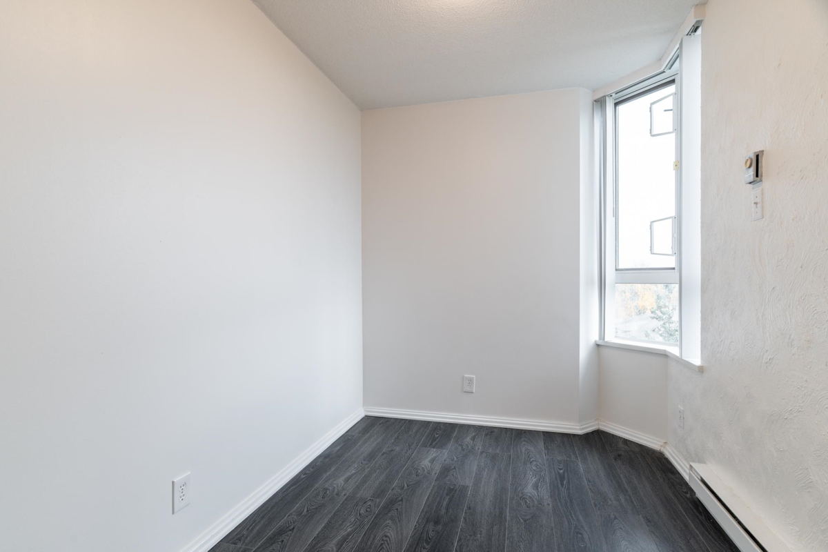Powder Room Photo of 808 10082 148 Street, Surrey, BC