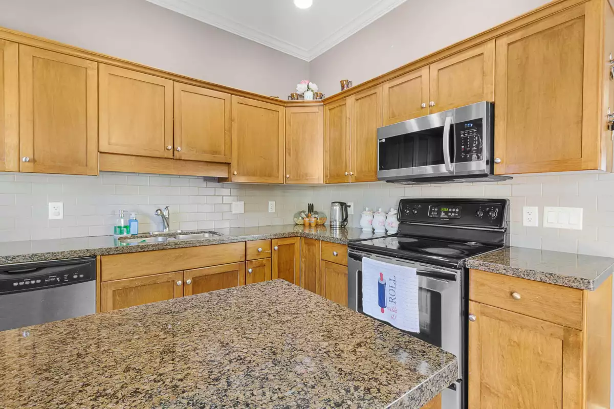 Dining Area Photo of 18 31235 Upper Maclure Road, Abbotsford, BC