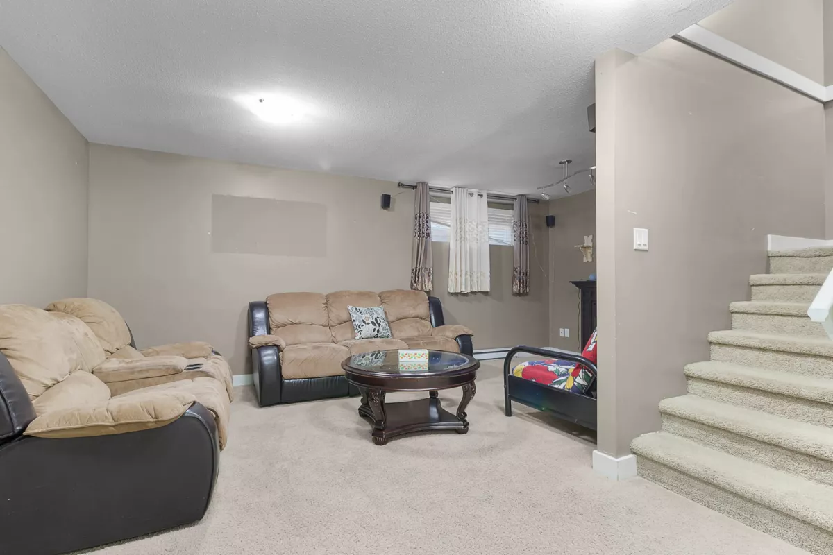 Entry Foyer Photo of 18 31235 Upper Maclure Road, Abbotsford, BC
