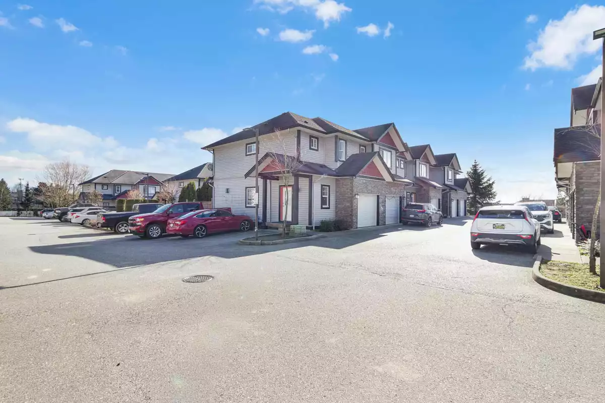 Swimming Pool Photo of 18 31235 Upper Maclure Road, Abbotsford, BC