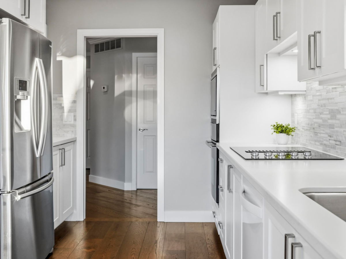 Guest Bathroom Photo of 5307 Aspen Drive, West Vancouver, BC
