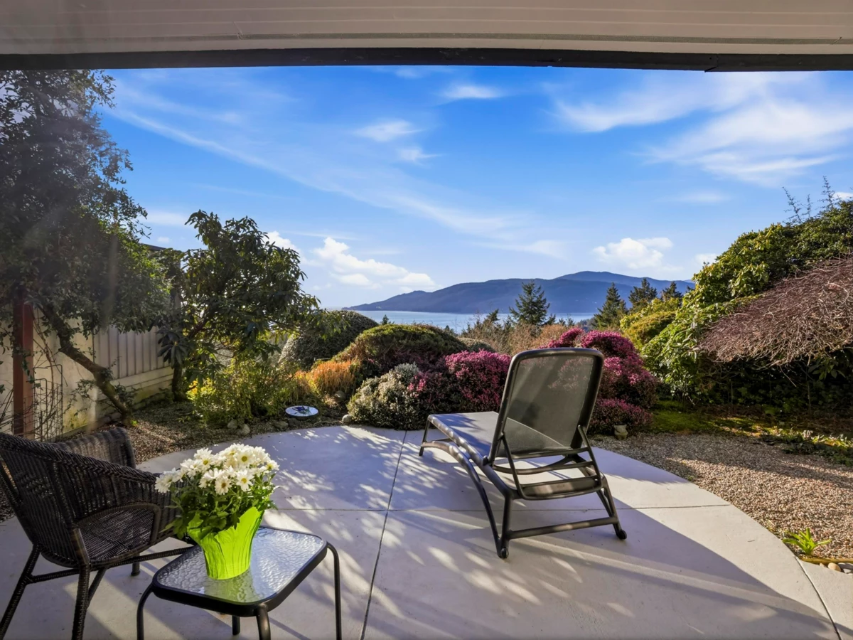 Hot Tub / Spa Photo of 5307 Aspen Drive, West Vancouver, BC