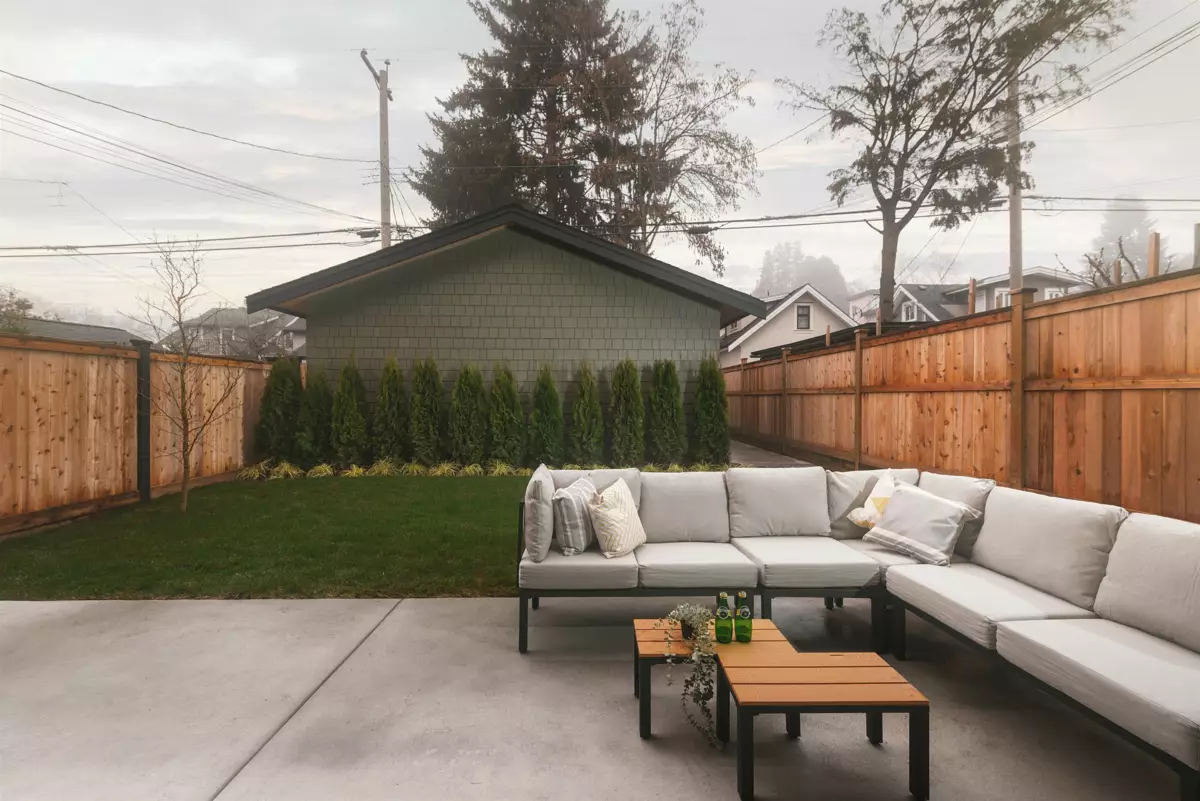 Basement Recreation Room Photo of 2 2755 W 11th Avenue, Vancouver, BC