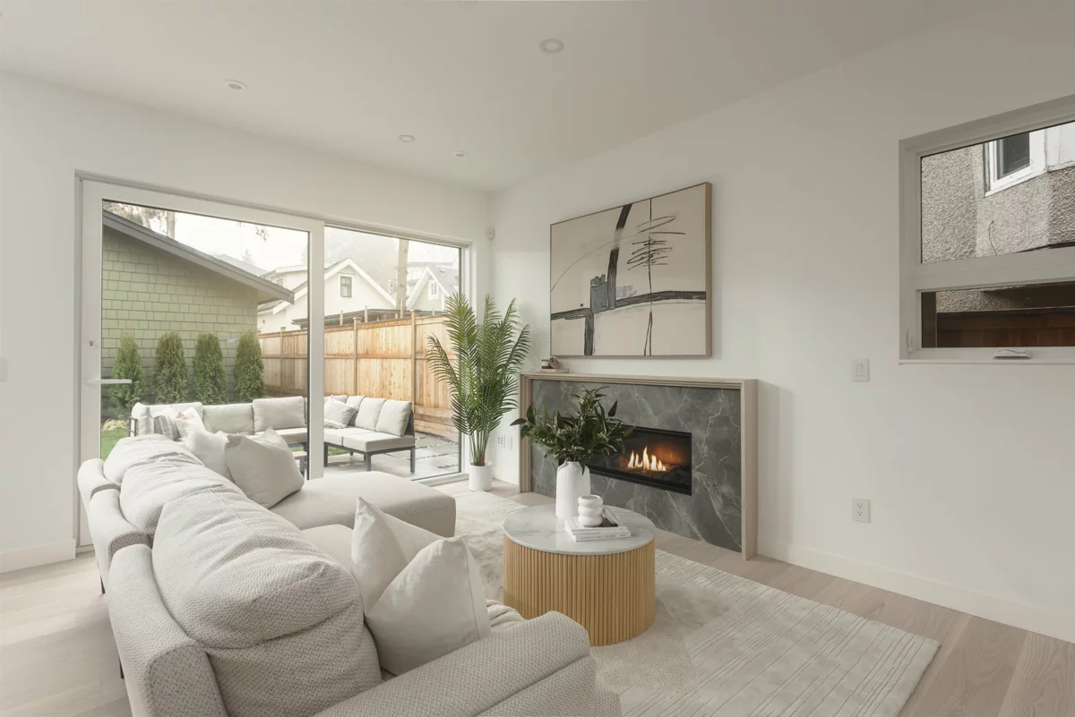 Exterior Rear Photo of 2 2755 W 11th Avenue, Vancouver, BC