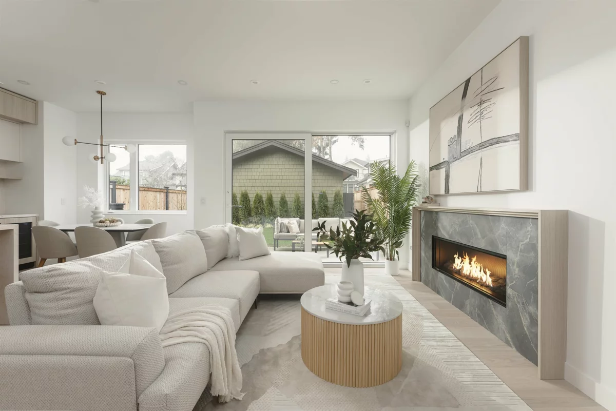 Living Room Photo of 2 2755 W 11th Avenue, Vancouver, BC