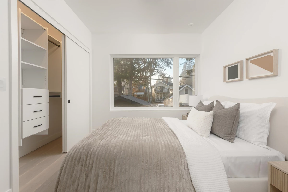 Walk-In Closet Photo of 2 2755 W 11th Avenue, Vancouver, BC