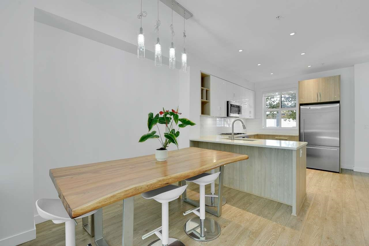 Breakfast Nook Photo of 6 7039 Macpherson Avenue, Burnaby, BC