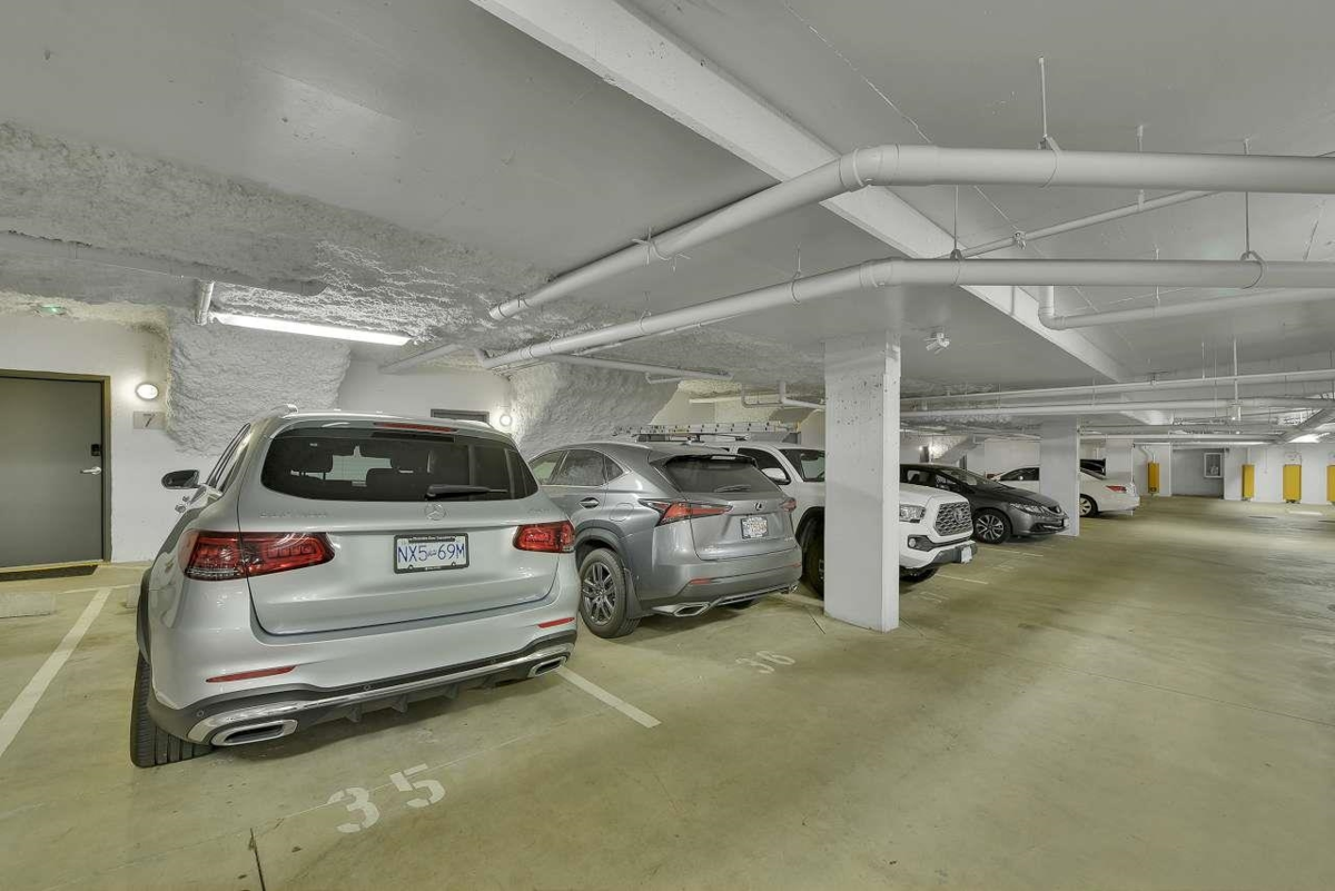 Community Amenities Photo (Clubhouse) of 6 7039 Macpherson Avenue, Burnaby, BC