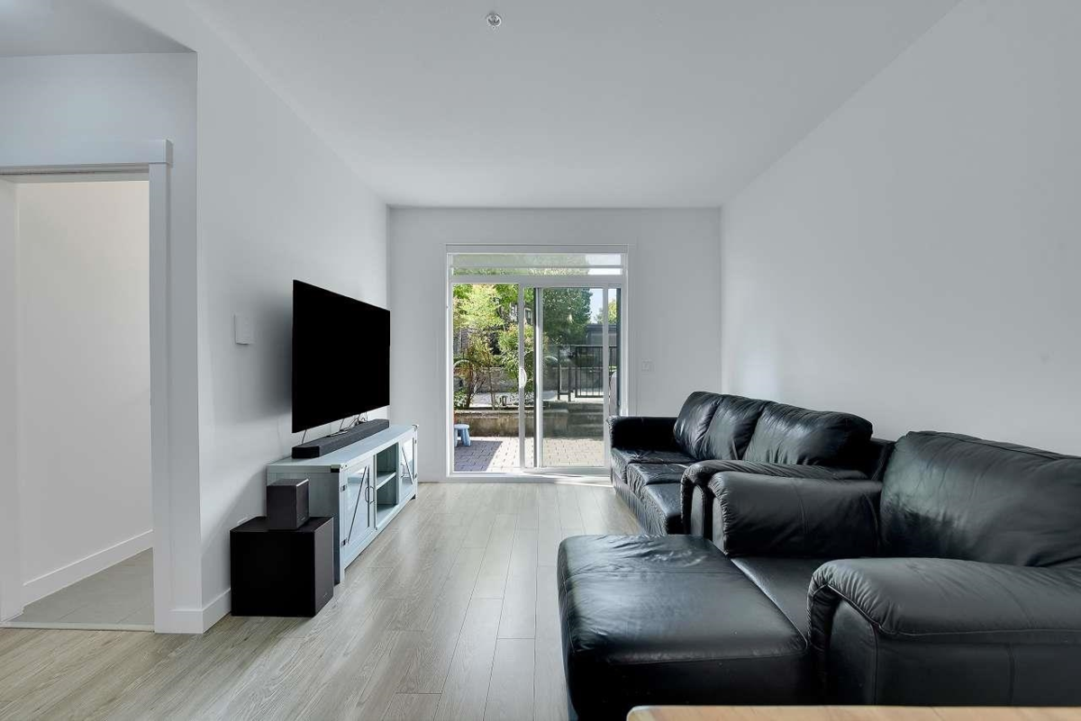 Family Room Photo of 6 7039 Macpherson Avenue, Burnaby, BC