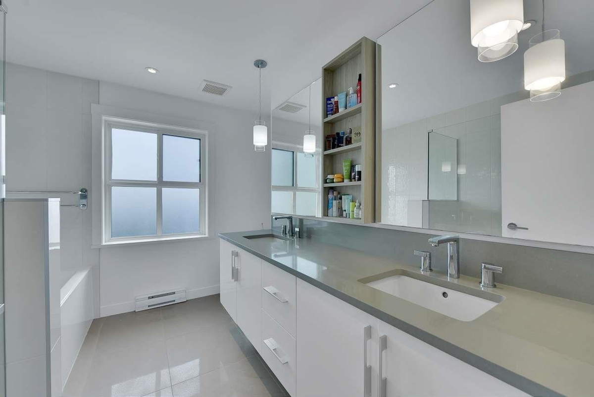 Front Yard Photo of 6 7039 Macpherson Avenue, Burnaby, BC