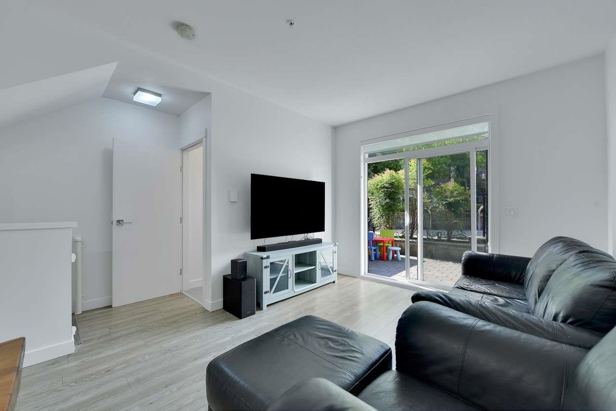 Living Room Photo of 6 7039 Macpherson Avenue, Burnaby, BC