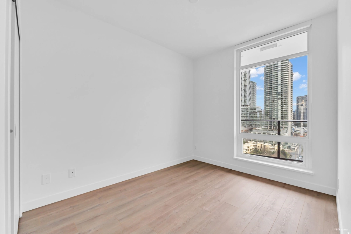 Bedroom 3 Photo of 1607 2181 Madison Avenue, Burnaby, BC