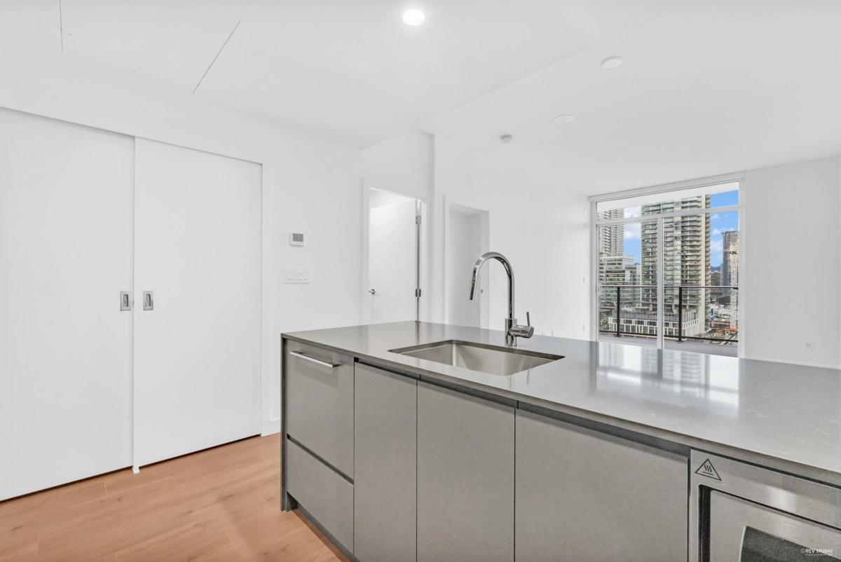 Family Room Photo of 1607 2181 Madison Avenue, Burnaby, BC