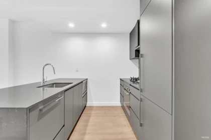 1607 2181 Madison Avenue, Burnaby, BC