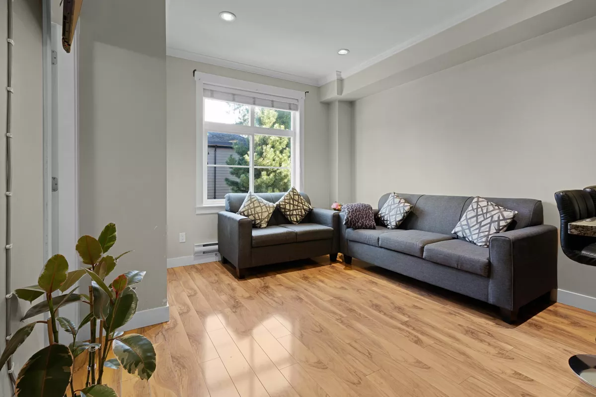 Kitchen Island Photo of 42 9405 121 Street, Surrey, BC