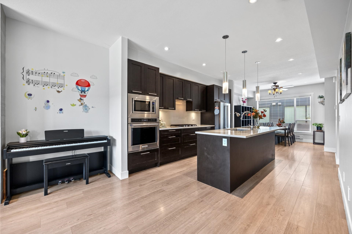 Breakfast Nook Photo of 39 16336 23a Avenue, Surrey, BC