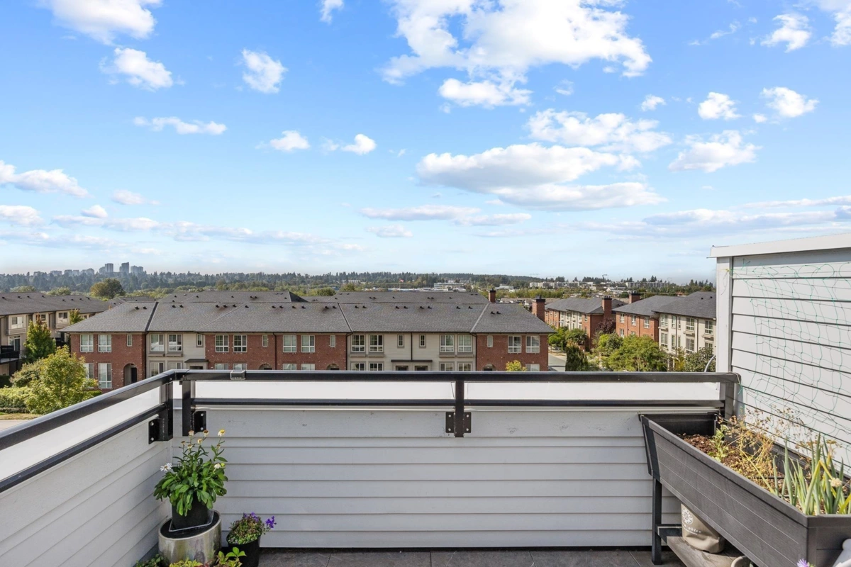 Garage Interior Photo of 39 16336 23a Avenue, Surrey, BC