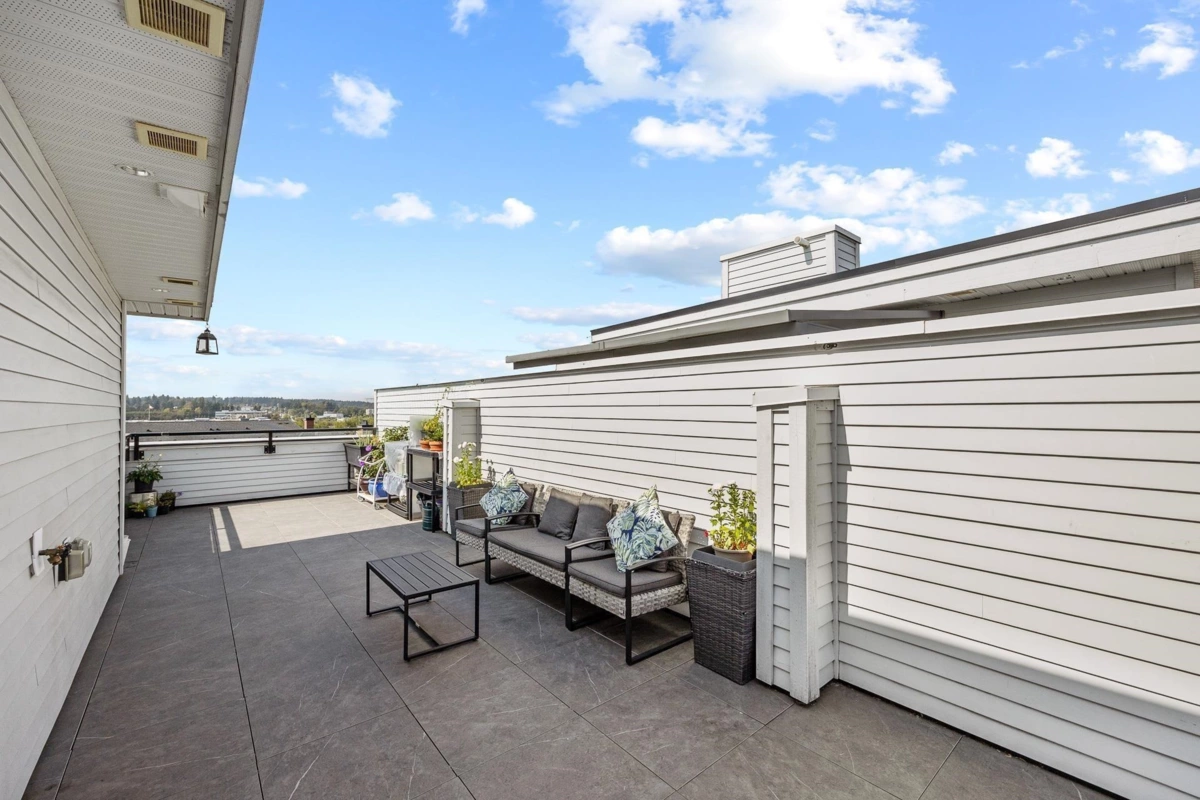 Hallway Photo of 39 16336 23a Avenue, Surrey, BC