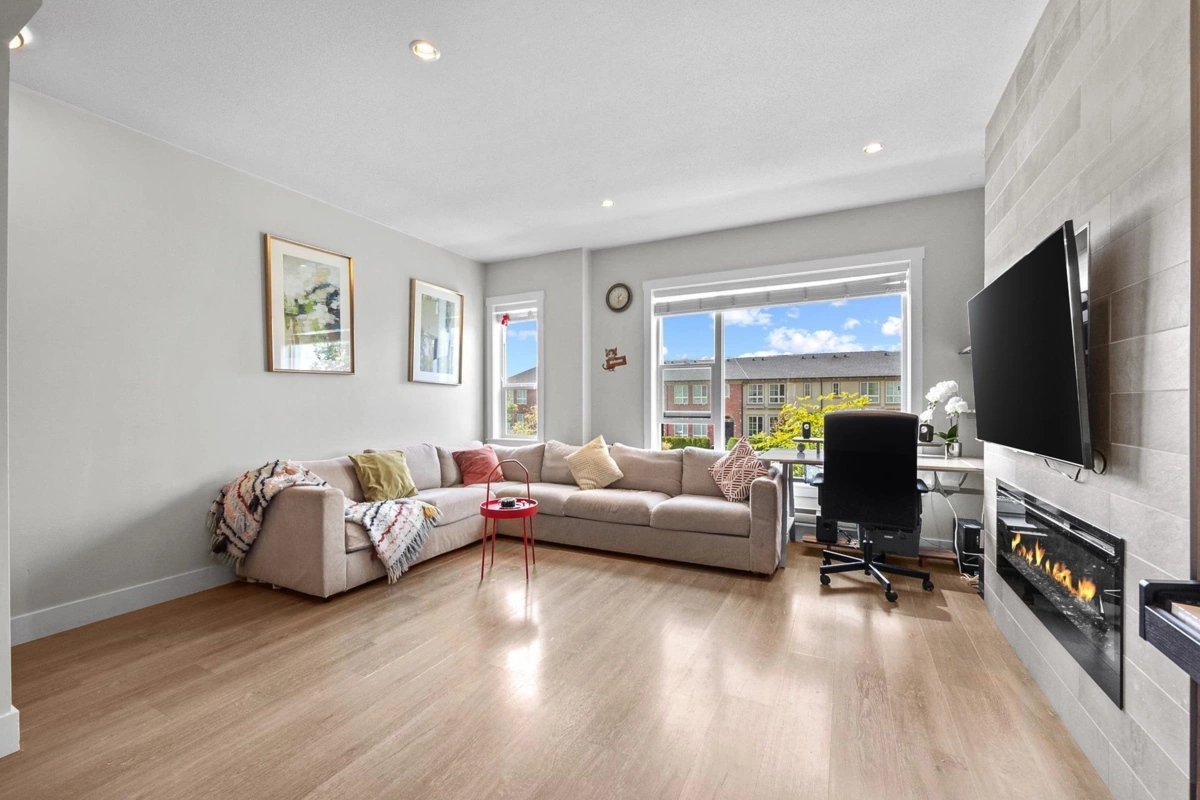 Kitchen Photo of 39 16336 23a Avenue, Surrey, BC