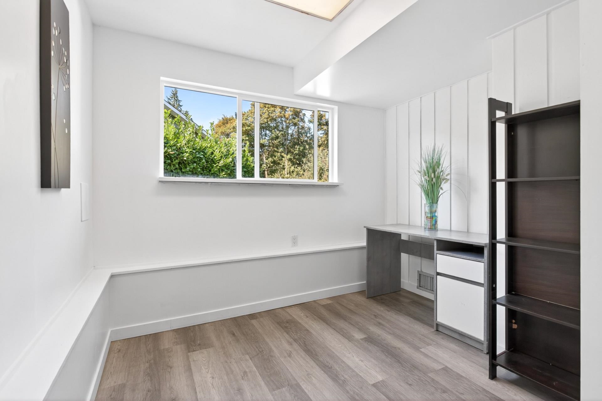 Garden / Landscaping Photo of 11906 100 Avenue, Surrey, BC