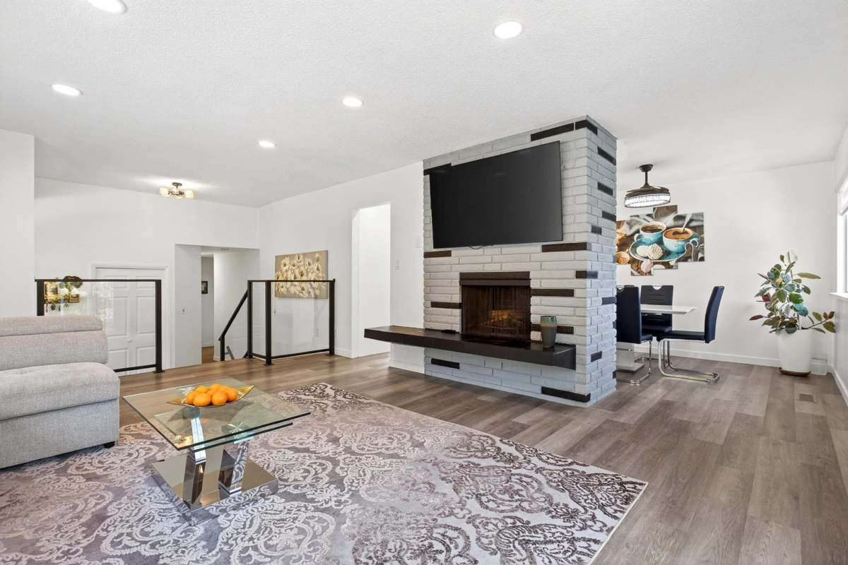 Walk-In Closet Photo of 11906 100 Avenue, Surrey, BC