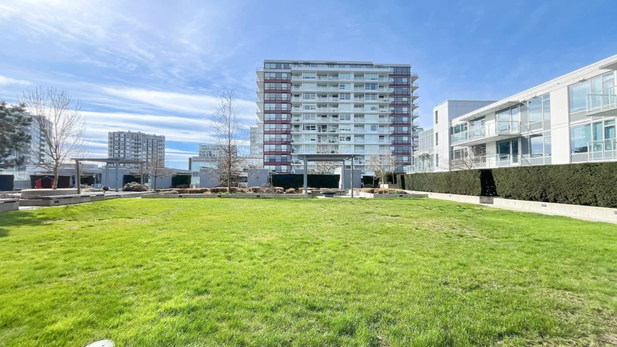 Entry Foyer Photo of 528 5233 Gilbert Road, Richmond, BC