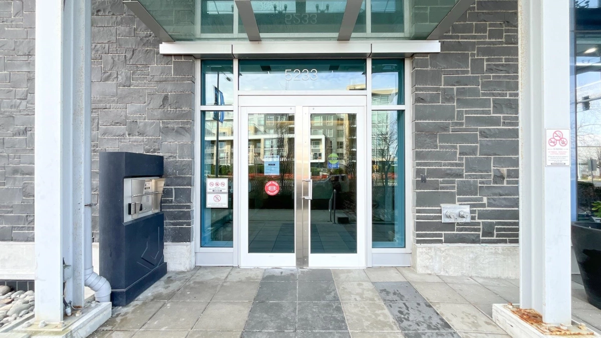 Living Room Photo of 528 5233 Gilbert Road, Richmond, BC
