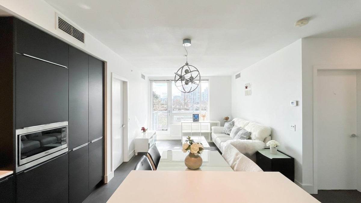 Walk-In Closet Photo of 528 5233 Gilbert Road, Richmond, BC