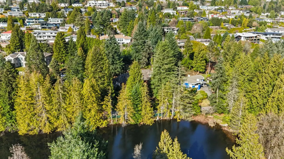 Aerial View of 895 Elveden Row, West Vancouver, BC