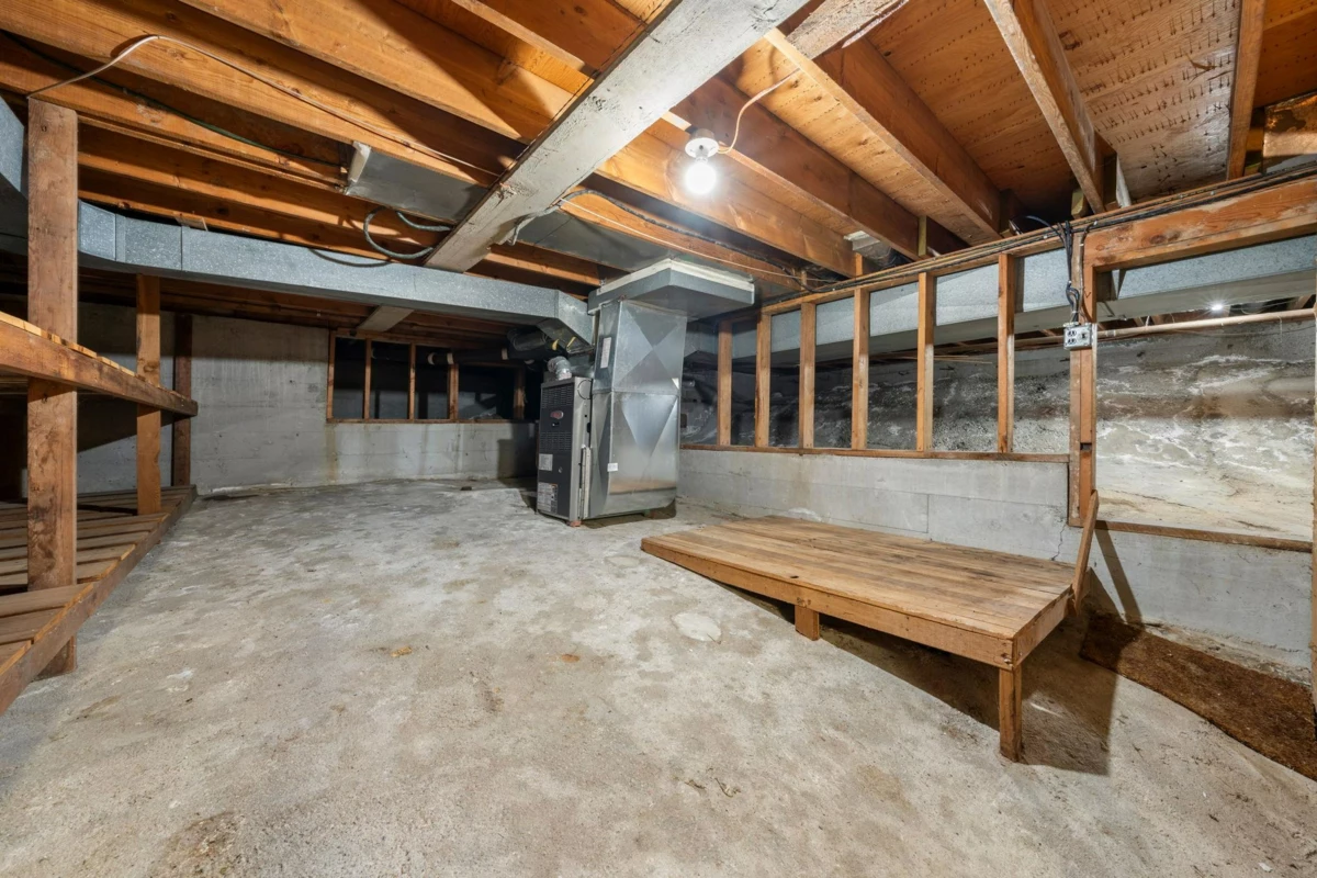 Garden / Landscaping Photo of 895 Elveden Row, West Vancouver, BC