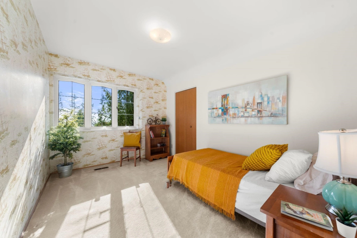 Hallway Photo of 895 Elveden Row, West Vancouver, BC