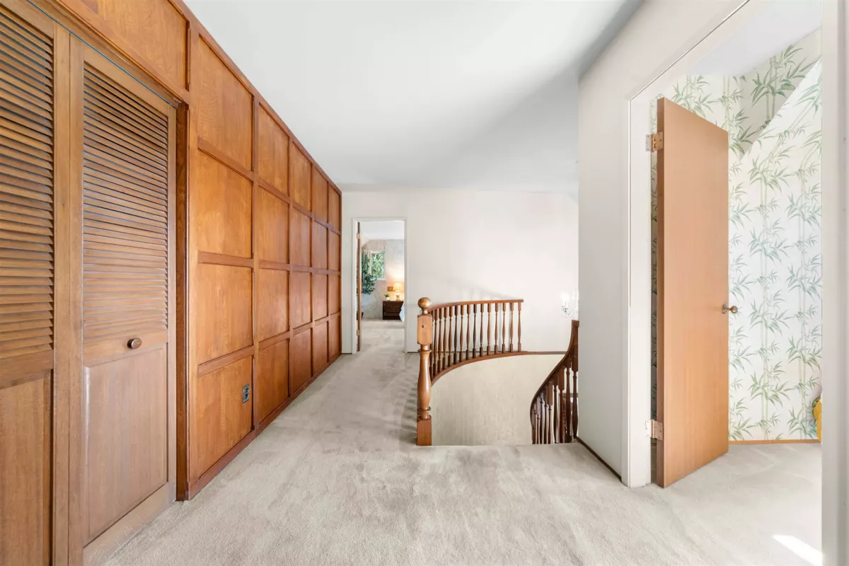 Loft / Bonus Room Photo of 895 Elveden Row, West Vancouver, BC