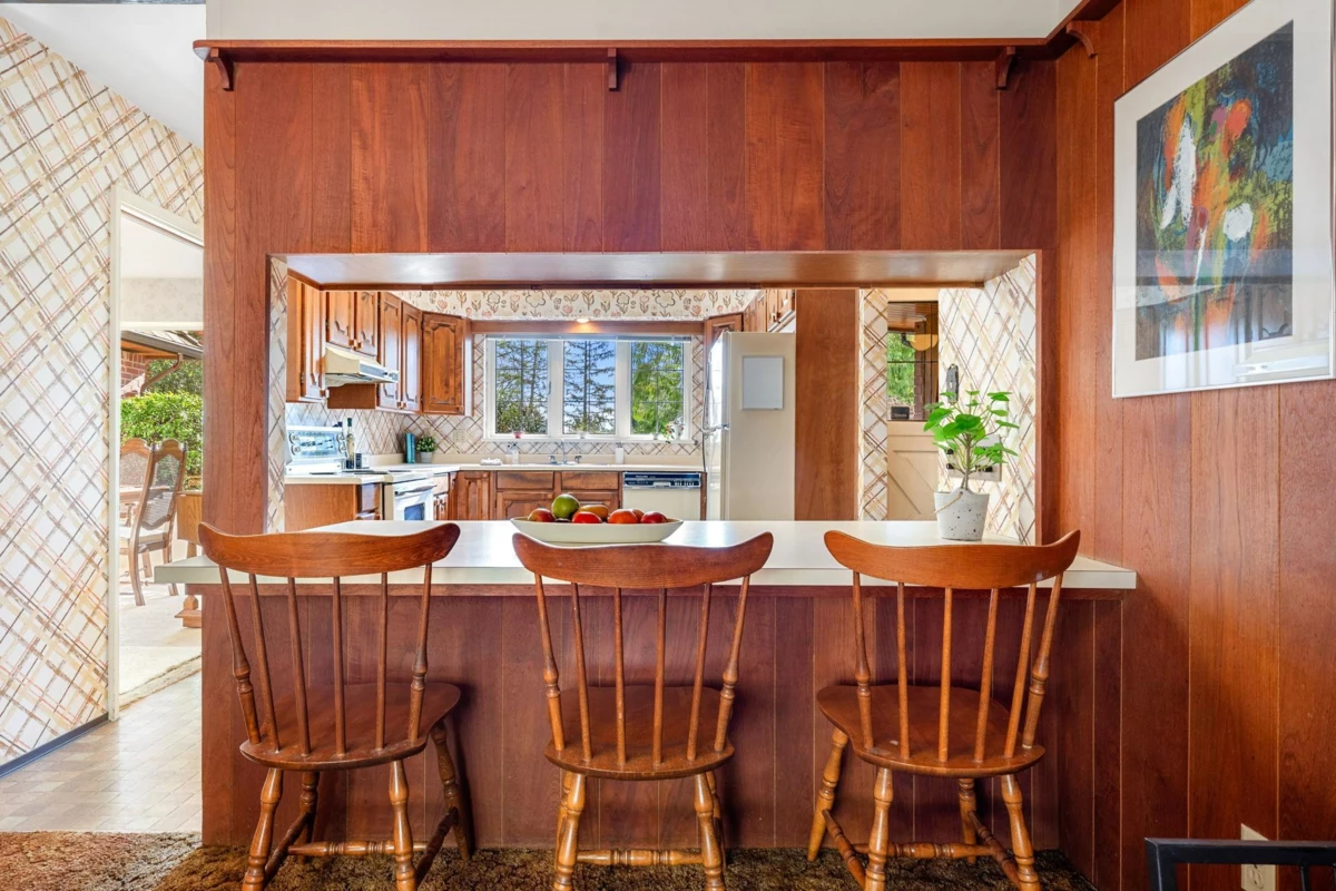Primary Bathroom Photo of 895 Elveden Row, West Vancouver, BC