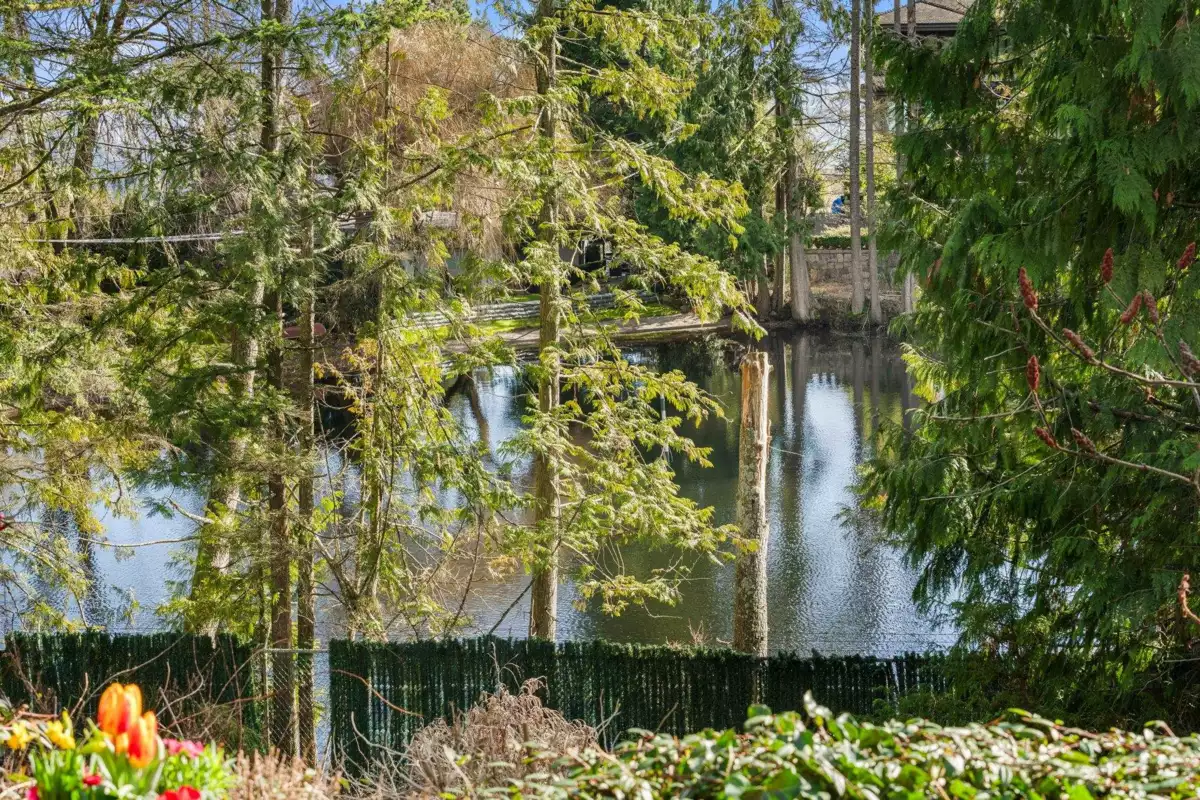 Street View Photo of 895 Elveden Row, West Vancouver, BC