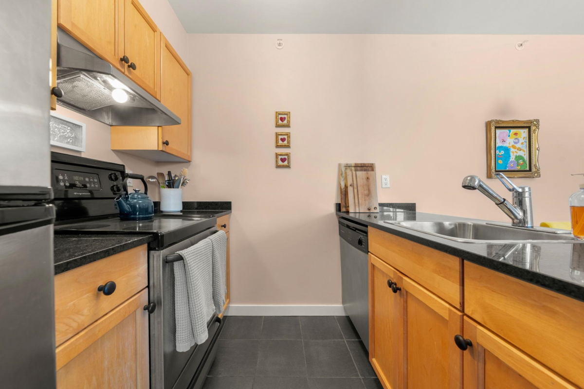 Breakfast Nook Photo of 305 33 N Templeton Drive, Vancouver, BC