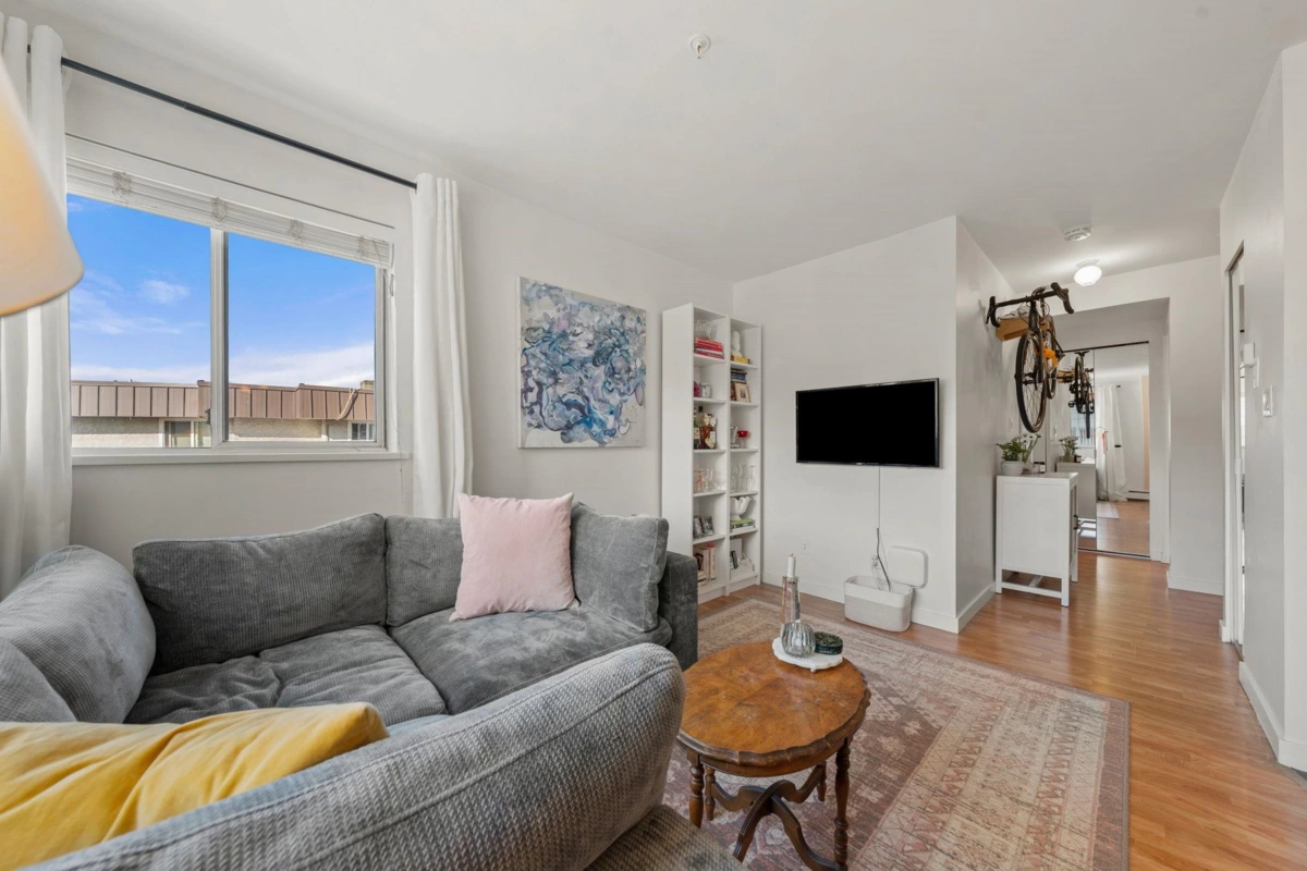 Dining Area Photo of 305 33 N Templeton Drive, Vancouver, BC