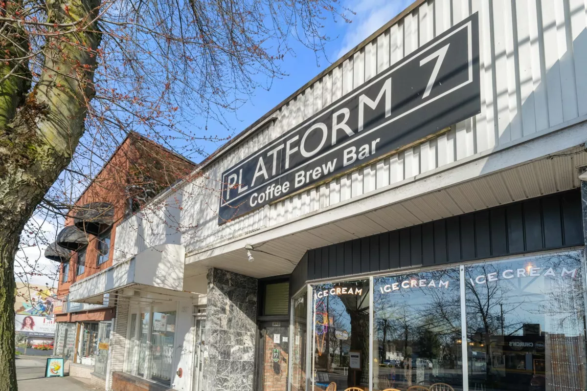 Entry Foyer Photo of 305 33 N Templeton Drive, Vancouver, BC