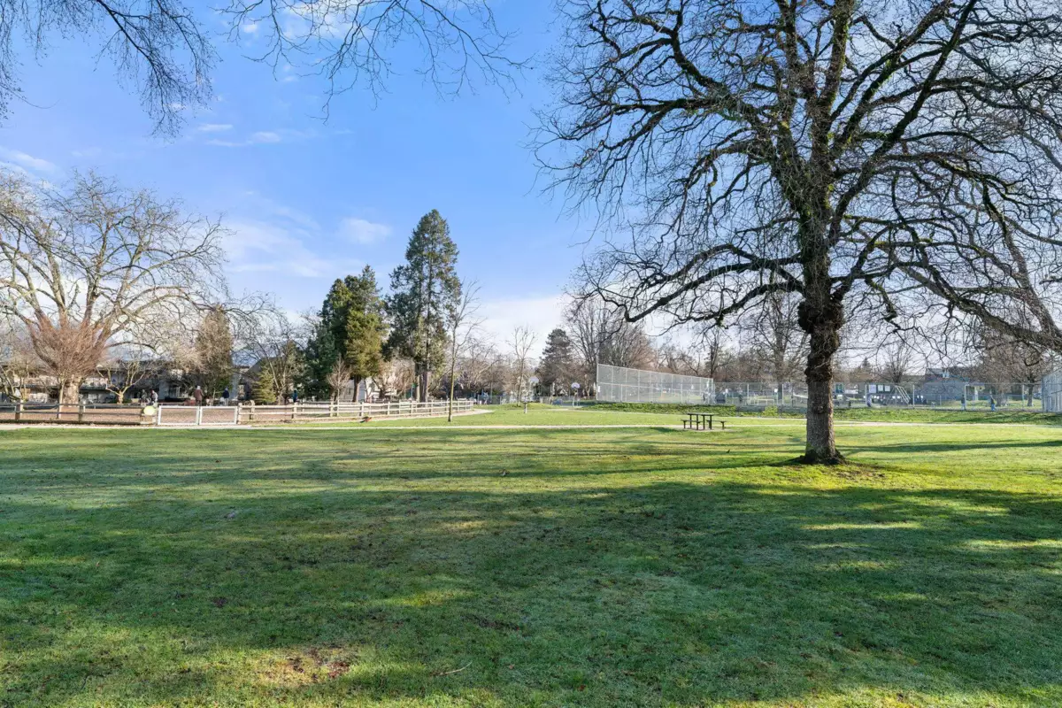 Laundry Room Photo of 305 33 N Templeton Drive, Vancouver, BC
