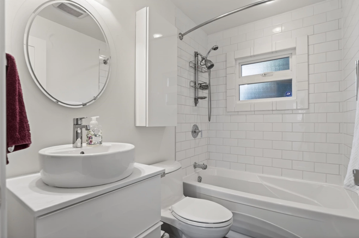 Hallway Photo of 1375 Mcbride Street, North Vancouver, BC